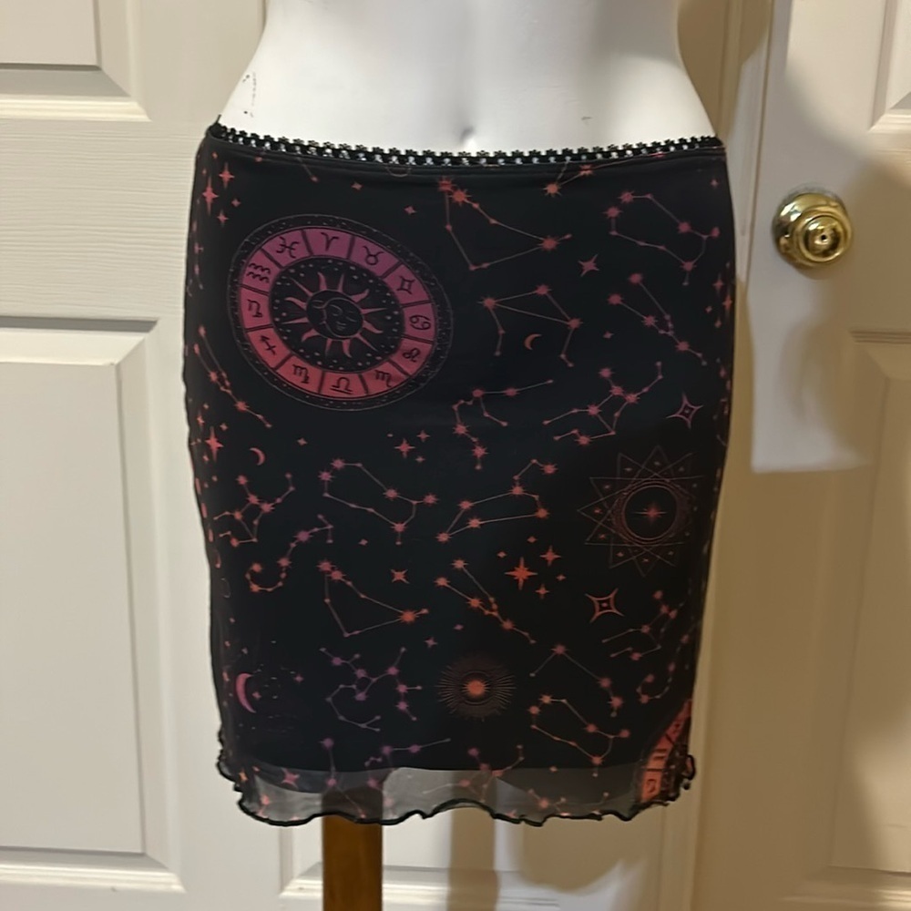 Dollskill Horoscopez Show Me Your Chart Mini skirt. NWT Small